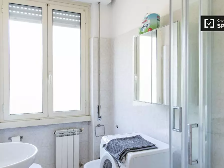 Immagine 8 di Camera condivisa in affitto  in Via Portuense a Roma