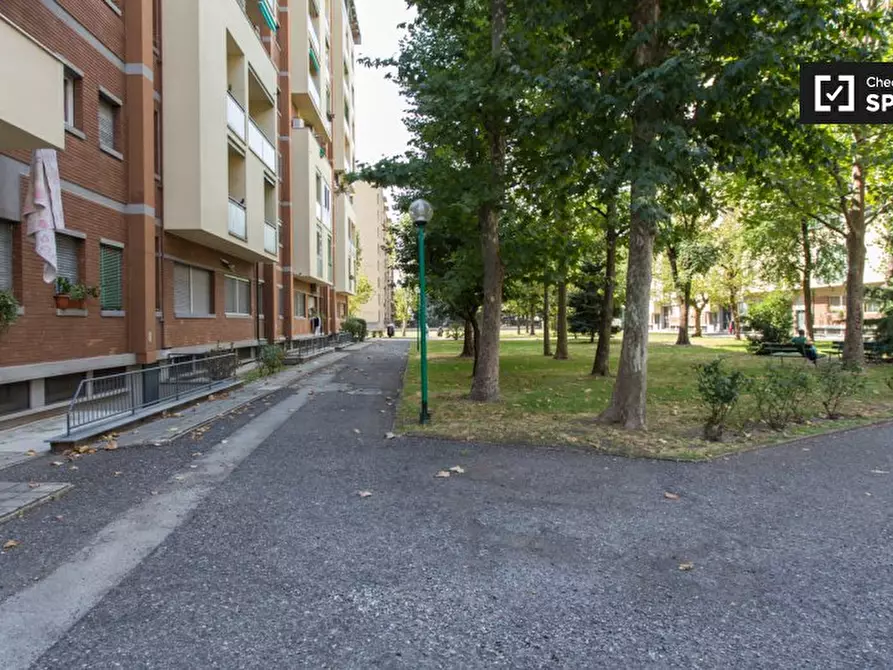 Immagine 19 di Camera condivisa in affitto  in Via delle Genziane a Milano