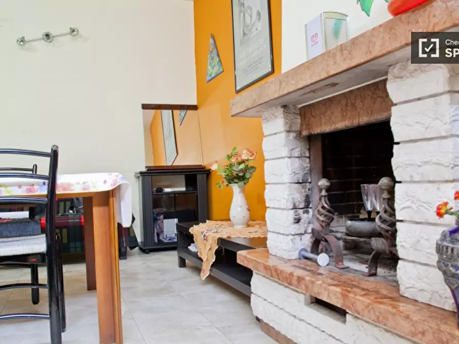 Immagine 5 di Camera condivisa in affitto  in Via Augusto Casciani a Roma