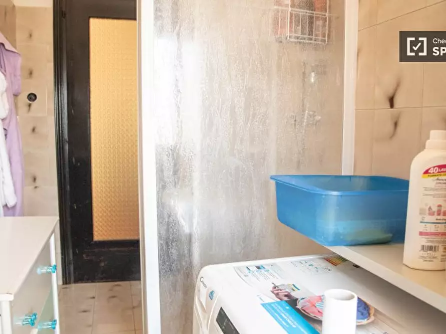 Immagine 5 di Camera condivisa in affitto  in Via di Trigoria, 00128 Selcetta RM, Italy a Roma