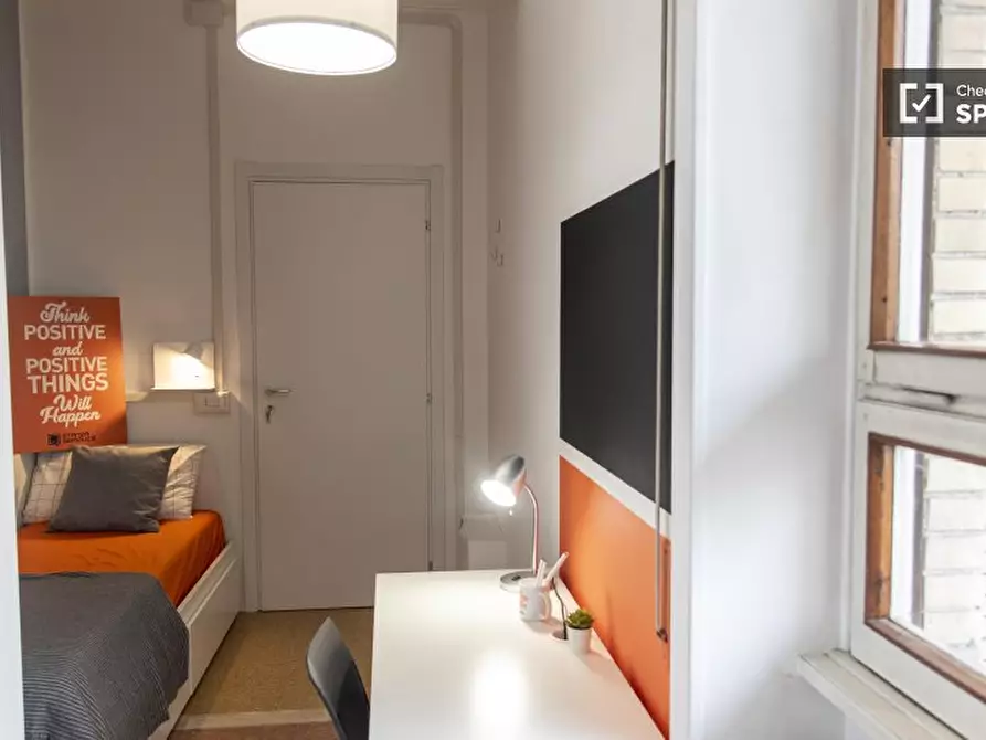 Immagine 4 di Camera condivisa in affitto  in Lungotevere di Pietra Papa a Roma