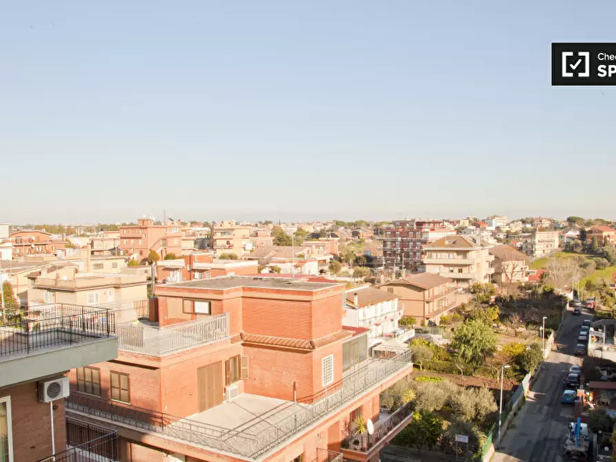 Immagine 17 di Camera condivisa in affitto  in Via della Massimilla a Roma