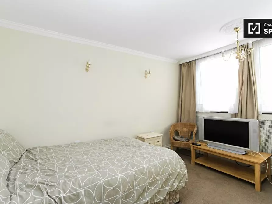 Immagine 1 di Camera condivisa in affitto  in Evenwood Close a Wandsworth
