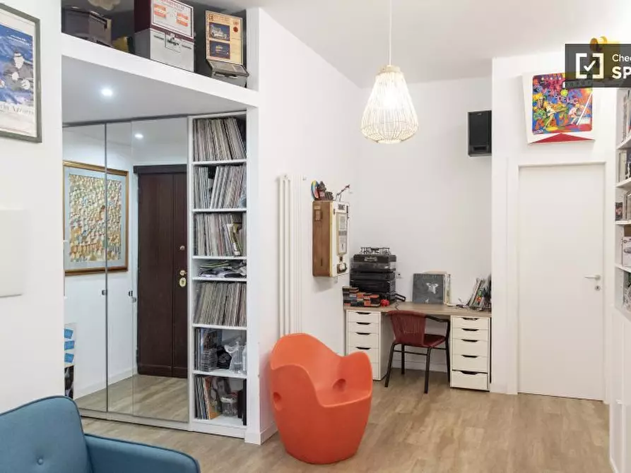 Immagine 14 di Camera condivisa in affitto  in Via Delle Azalee a Roma