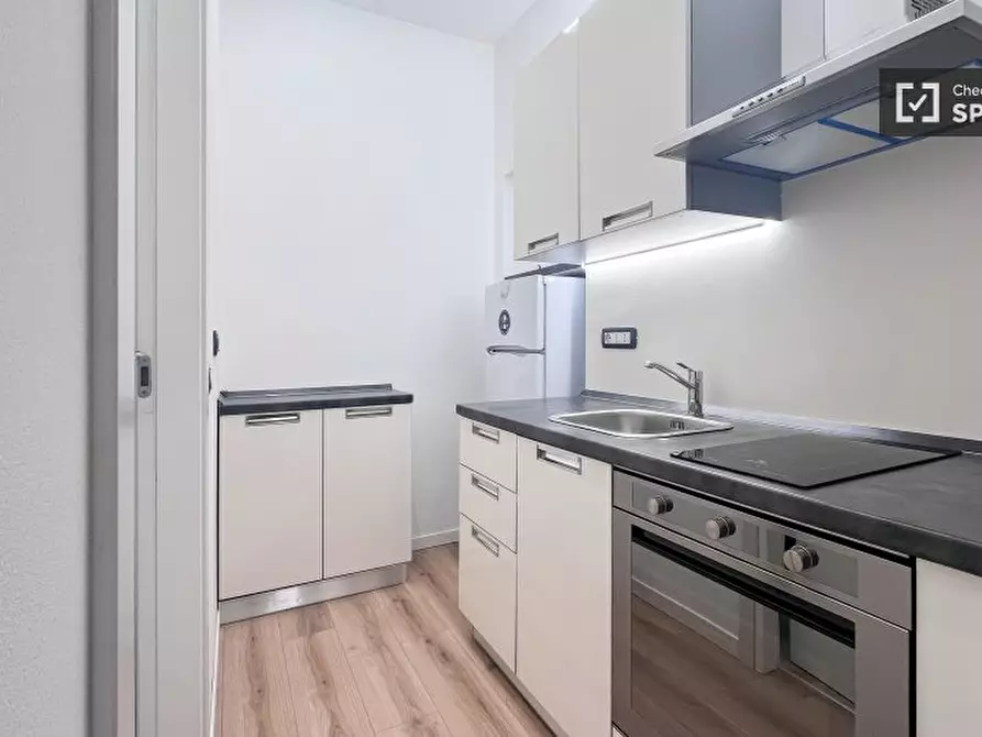 Immagine 5 di Camera condivisa in affitto  in Via Bramantino a Milano