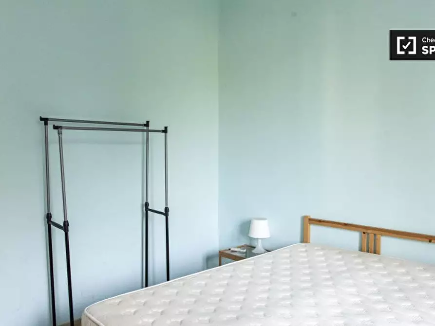 Immagine 3 di Camera condivisa in affitto  in Via Palestro a Roma