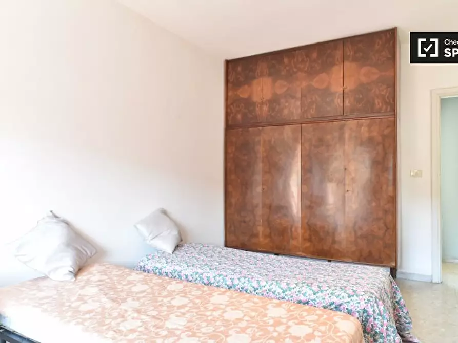 Immagine 17 di Camera condivisa in affitto  in Via Sandro Sandri a Roma