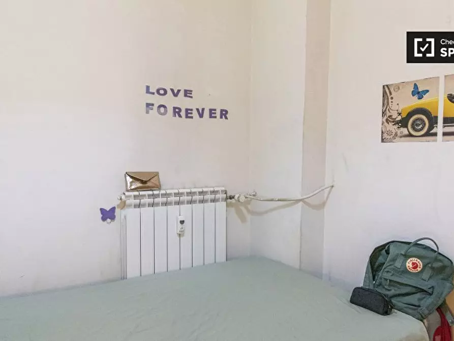 Immagine 2 di Camera condivisa in affitto  in Via dei Savorelli, 00165 Roma RM, Italy a Roma