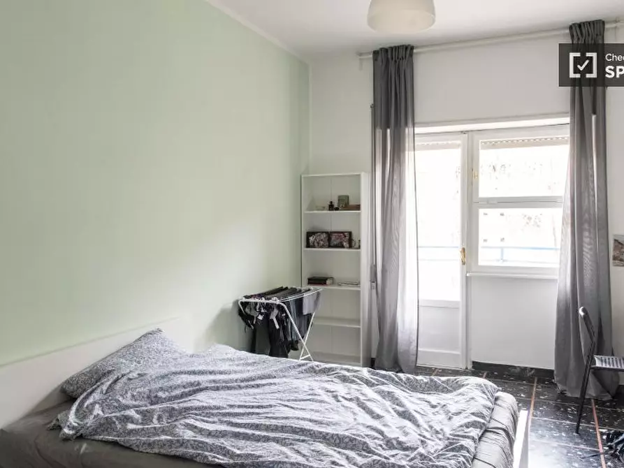 Immagine 4 di Camera condivisa in affitto  in Via Oderisi da Gubbio a Roma