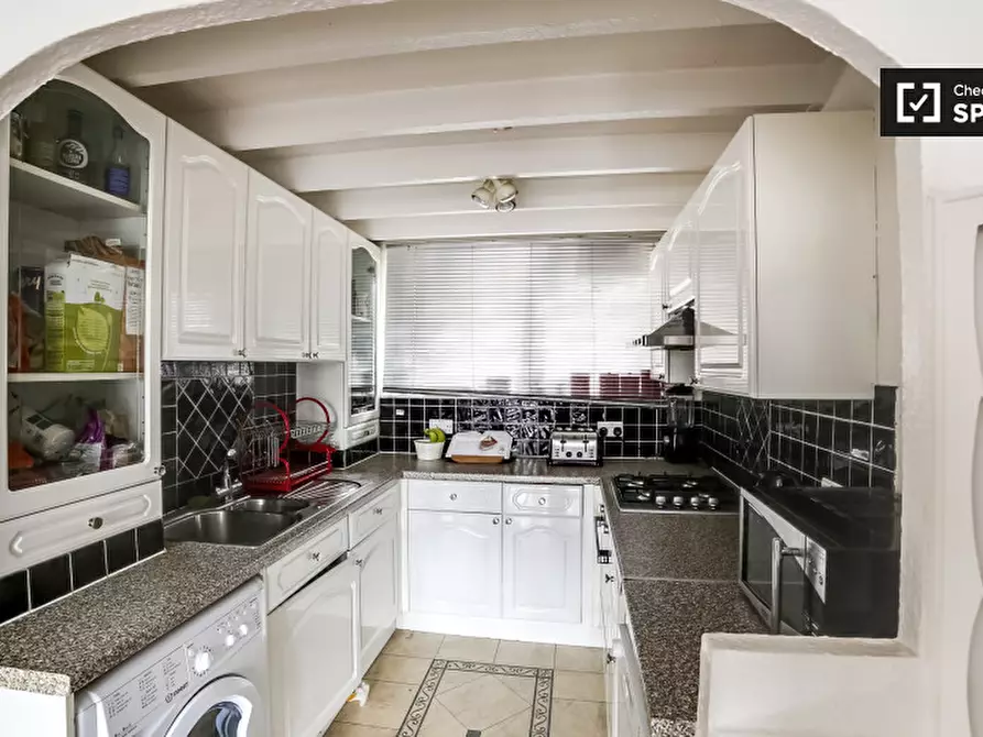 Immagine 10 di Camera condivisa in affitto  in Ollerton Green a Poplar