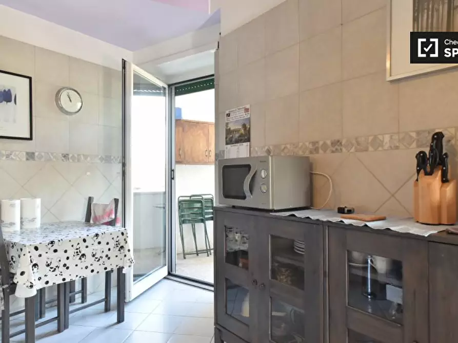 Immagine 12 di Camera condivisa in affitto  in Via Ivanoe Bonomi a Roma