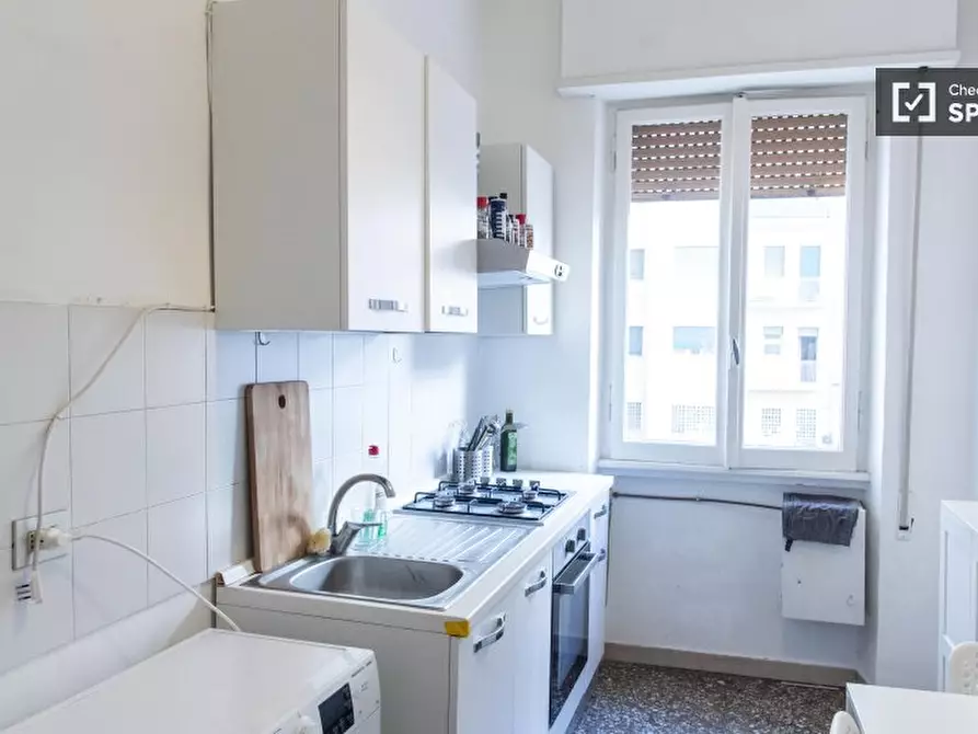 Immagine 17 di Camera condivisa in affitto  in Via Tripolitania a Roma