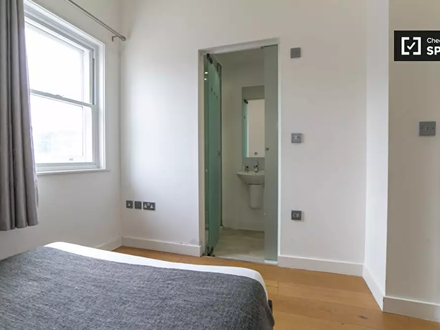 Immagine 9 di Appartamento in affitto  in Apartment 3, 55 Banner St, London a Islington
