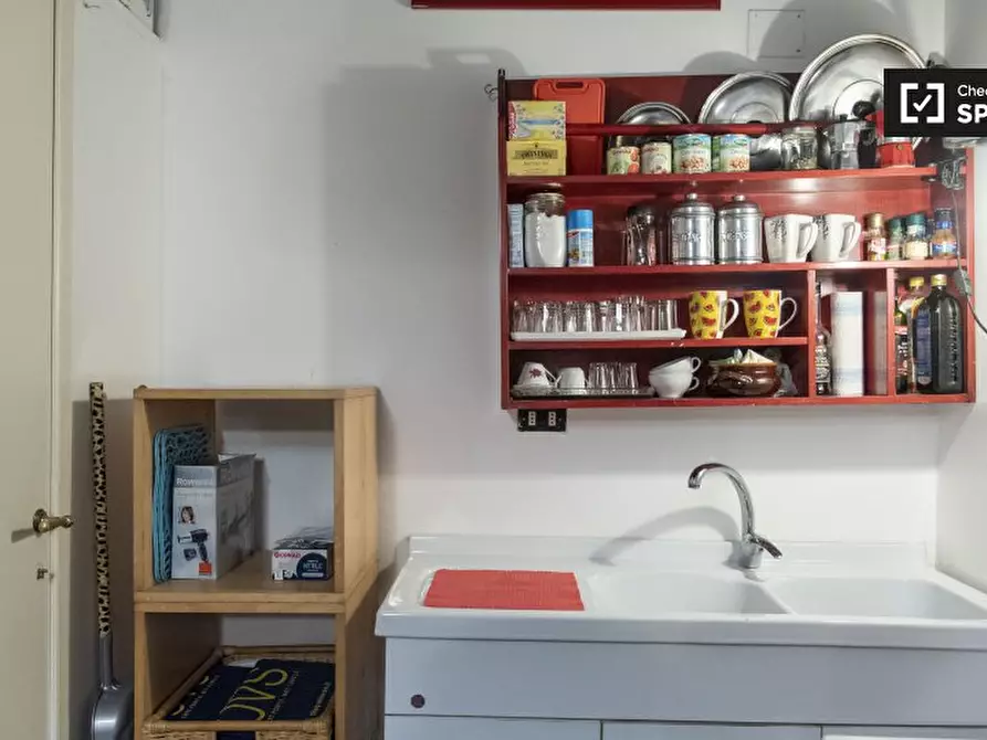 Immagine 11 di Appartamento in affitto  in Via della Scala a Roma