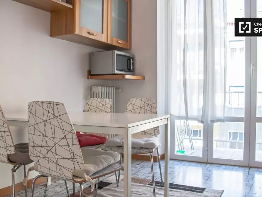 Immagine 5 di Appartamento in affitto  in Via Desenzano a Milano