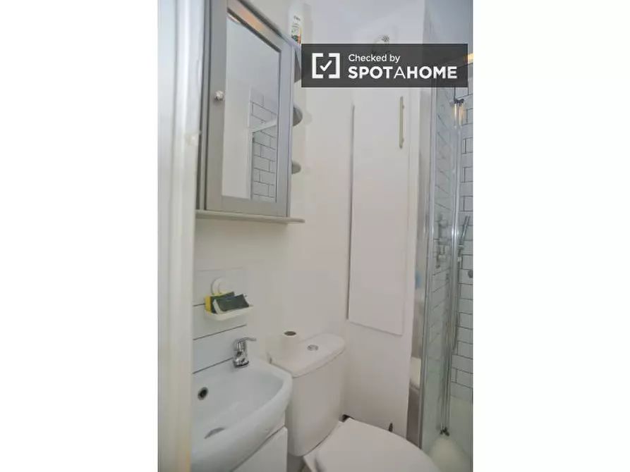 Immagine 9 di Appartamento in affitto  in Bowers Walk a East Ham