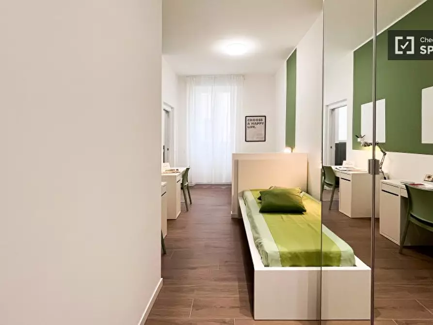 Immagine 1 di Camera condivisa in affitto  in Via Quadronno a Milano