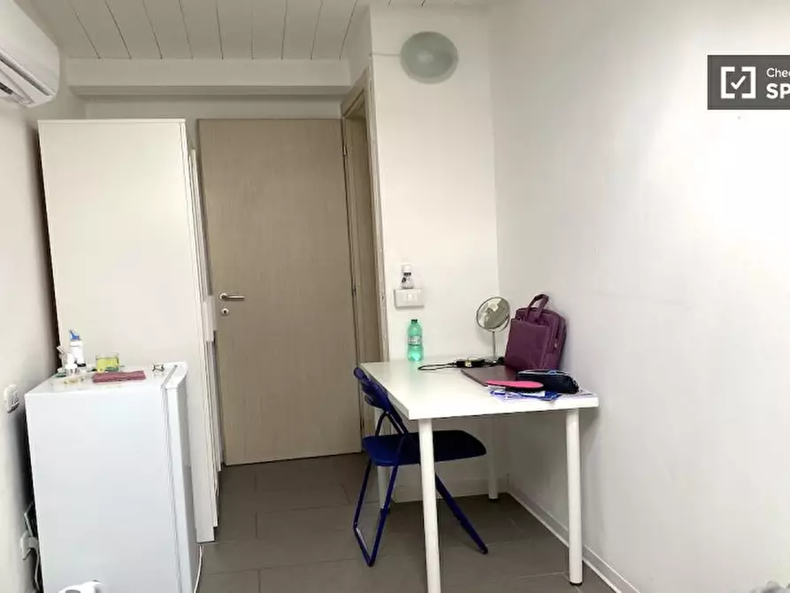 Immagine 1 di Camera condivisa in affitto  in Via di Carcaricola a Roma