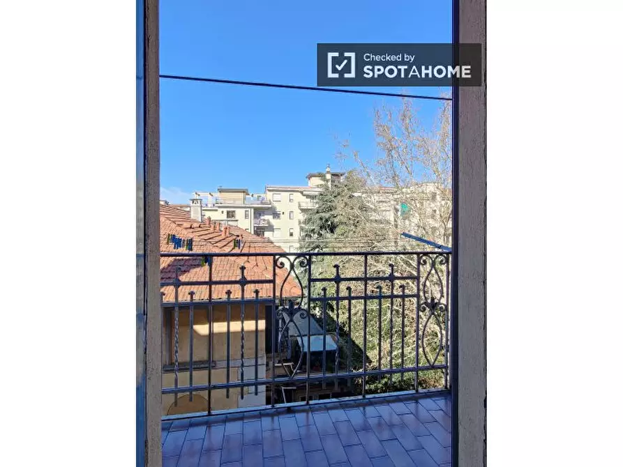 Immagine 5 di Camera condivisa in affitto  in Viale Campania a Milano