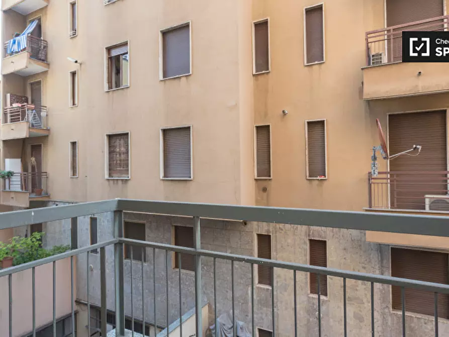 Immagine 5 di Camera condivisa in affitto  in Via Salasco a Milano