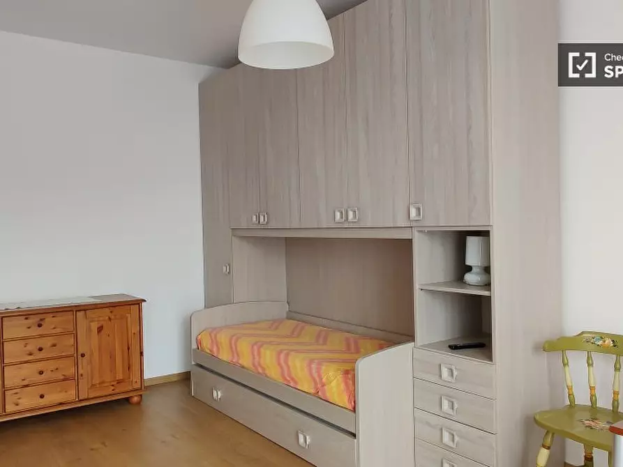 Immagine 2 di Camera condivisa in affitto  in Via Demonte a Milano