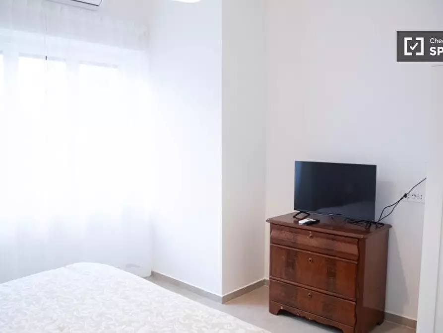Immagine 9 di Camera condivisa in affitto  in Via Caprarola a Roma