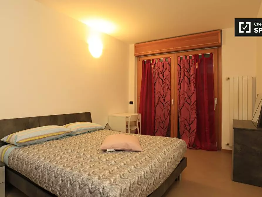 Immagine 6 di Camera condivisa in affitto  in Via delle Forze Armate a Milano