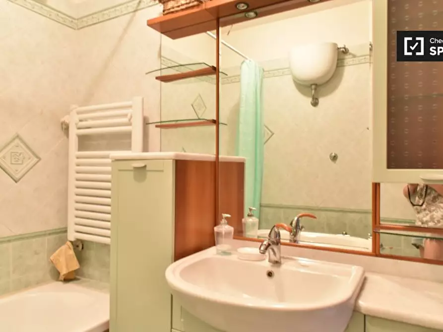 Immagine 8 di Camera condivisa in affitto  in Via Tullio Garbari, 00125 Roma RM, Italy a Roma