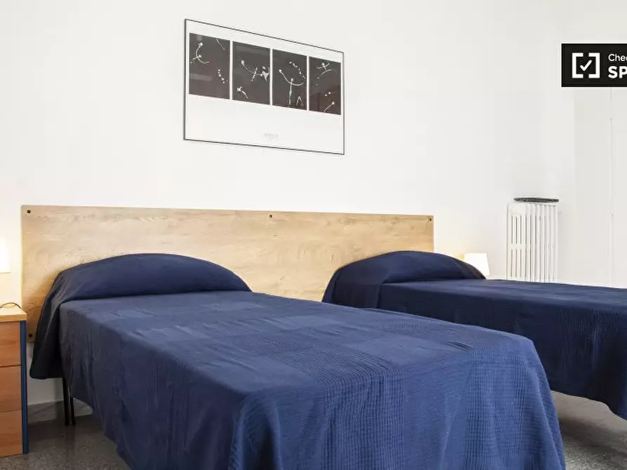 Immagine 3 di Camera condivisa in affitto  in Via degli Opimiani, 00174 Roma RM, Italy a Roma