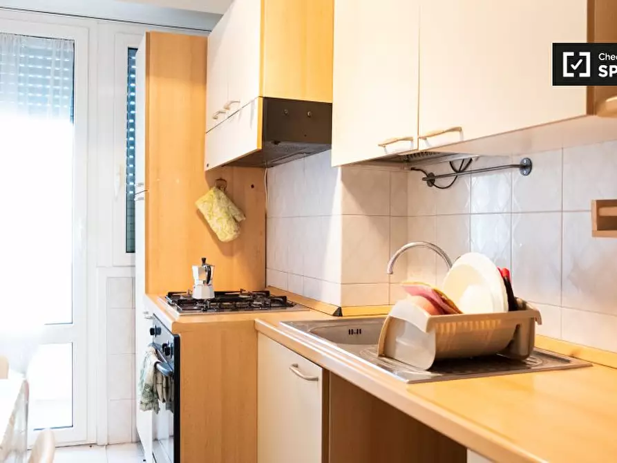 Immagine 14 di Camera condivisa in affitto  in Via Salvatore Pincherle a Roma