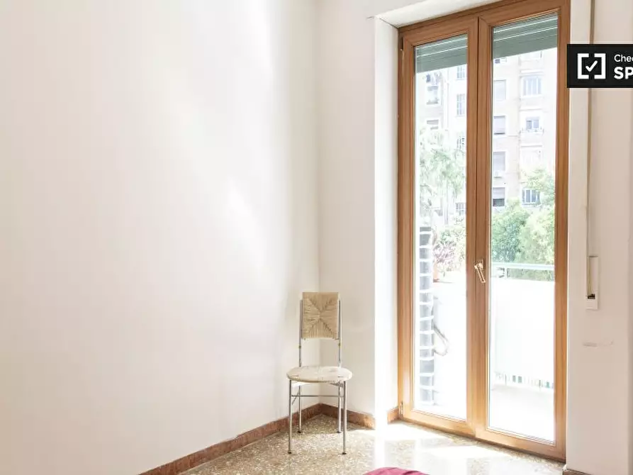 Immagine 2 di Camera condivisa in affitto  in Via Leone IX a Roma