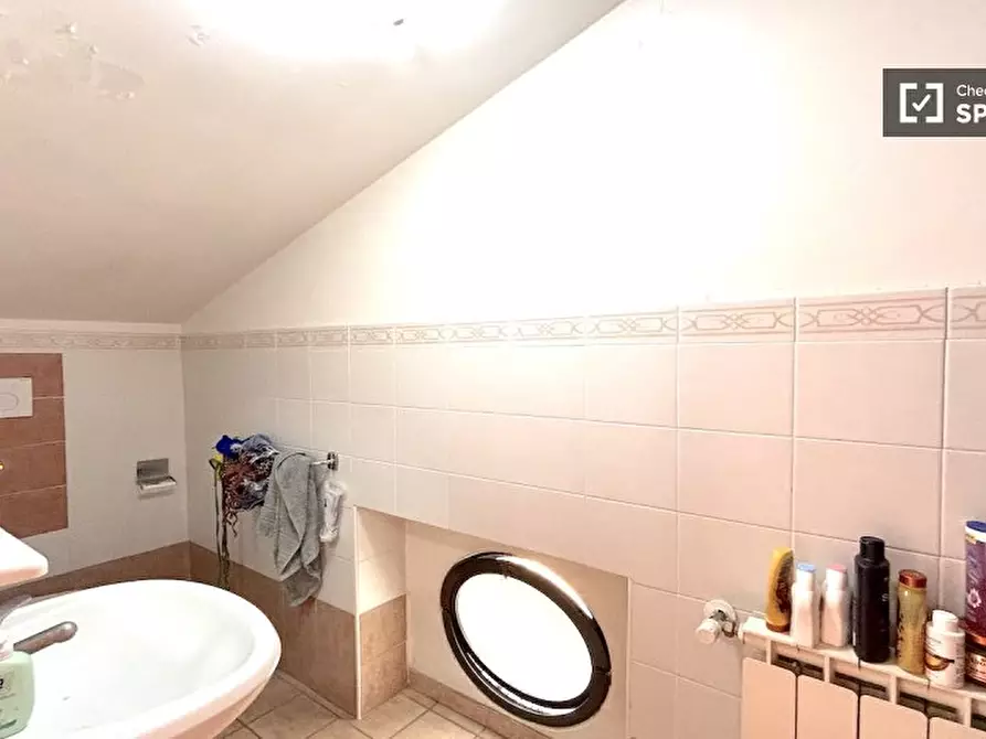 Immagine 3 di Camera condivisa in affitto  in Via Alessandro Brisse a Roma