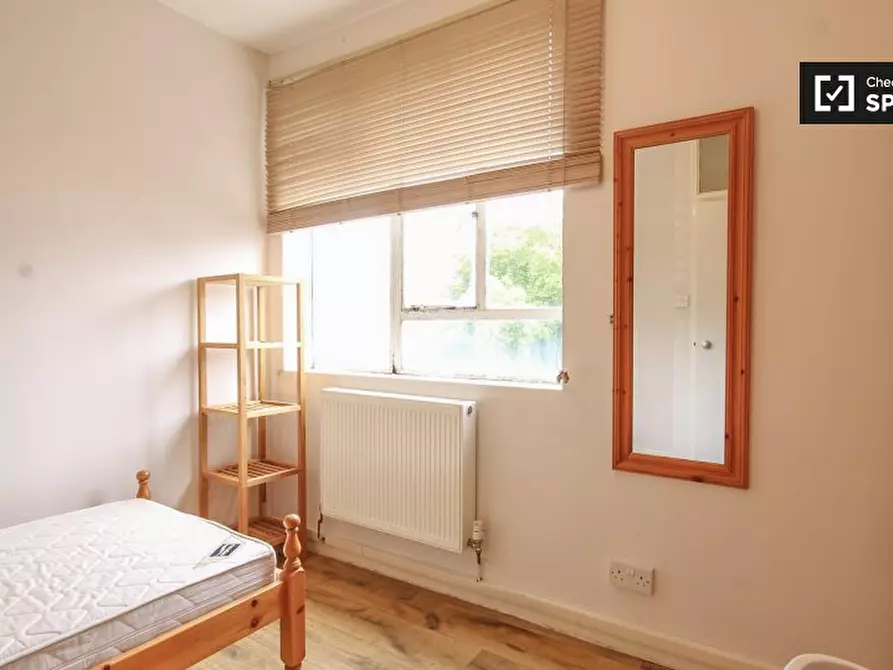 Immagine 18 di Appartamento in affitto  in Winchester House,  Hallfield Estate, a Paddington