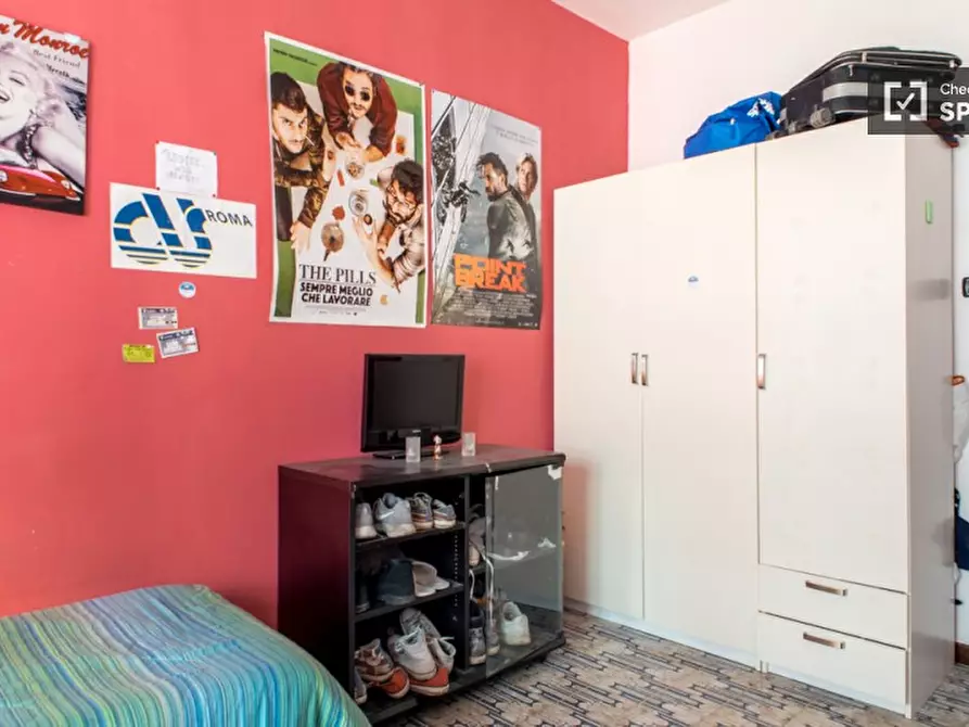 Immagine 2 di Camera condivisa in affitto  in Largo Somalia a Roma