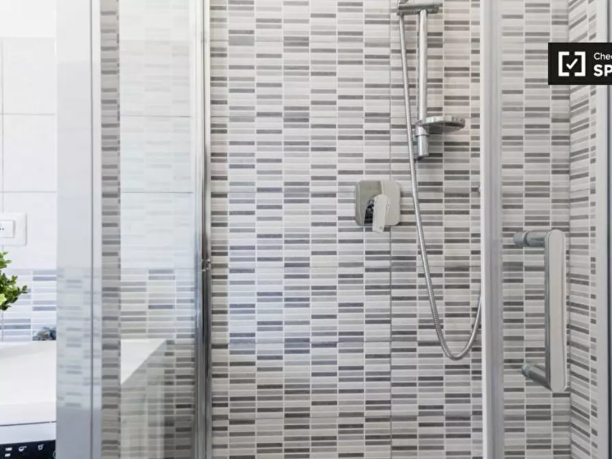 Immagine 17 di Camera condivisa in affitto  in Via Maniago a Milano