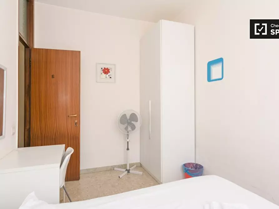 Immagine 4 di Camera condivisa in affitto  in Via Emilio de Marchi a Milano