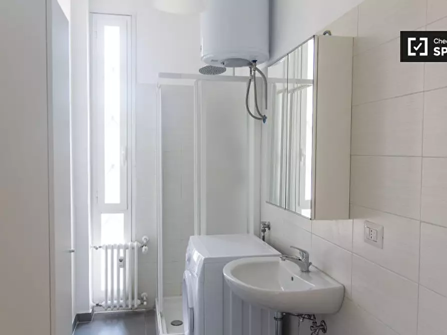 Immagine 13 di Camera condivisa in affitto  in Viale Etiopia a Roma