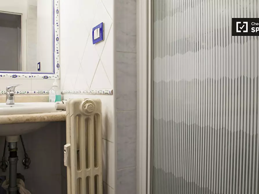 Immagine 12 di Camera condivisa in affitto  in Via Fogliano a Roma