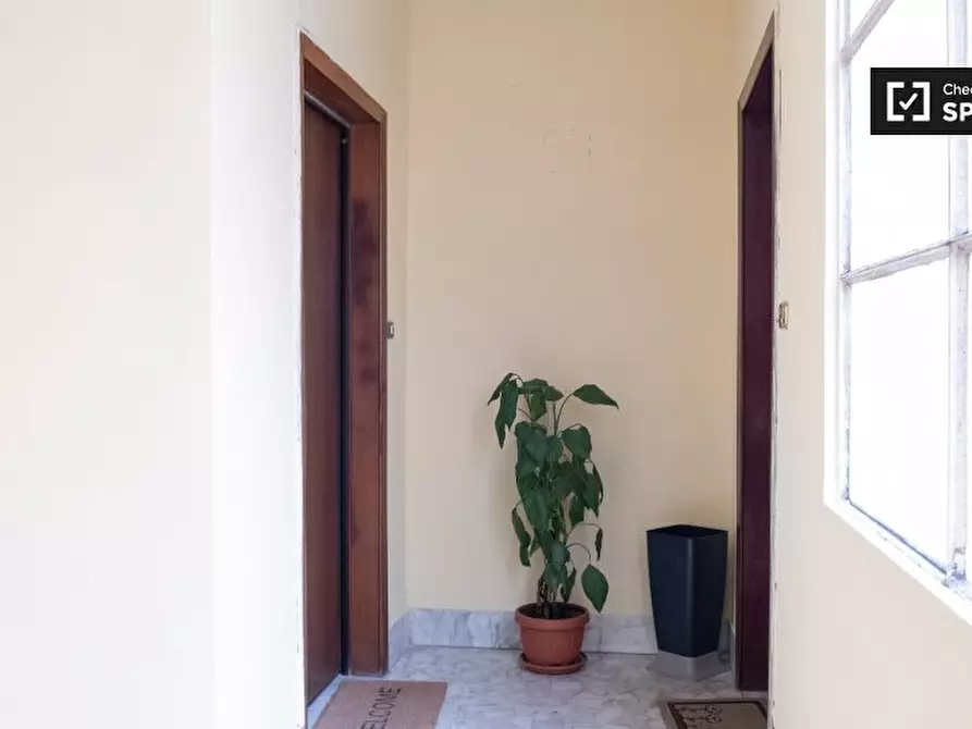 Immagine 14 di Camera condivisa in affitto  in Via Venzone a Roma
