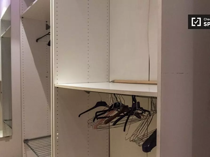 Immagine 5 di Camera condivisa in affitto  in Via Tigrè a Roma