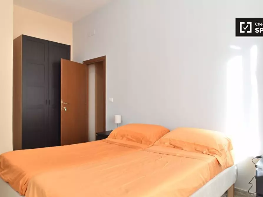 Immagine 1 di Camera condivisa in affitto  in Via dei Platani, 00172 Roma RM, Italy a Roma