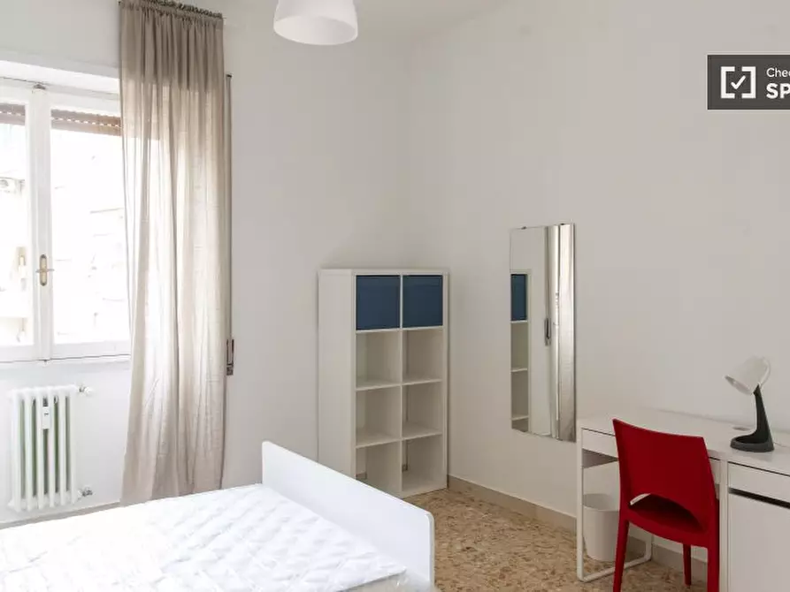 Immagine 3 di Camera condivisa in affitto  in Via Val d'Aosta a Roma