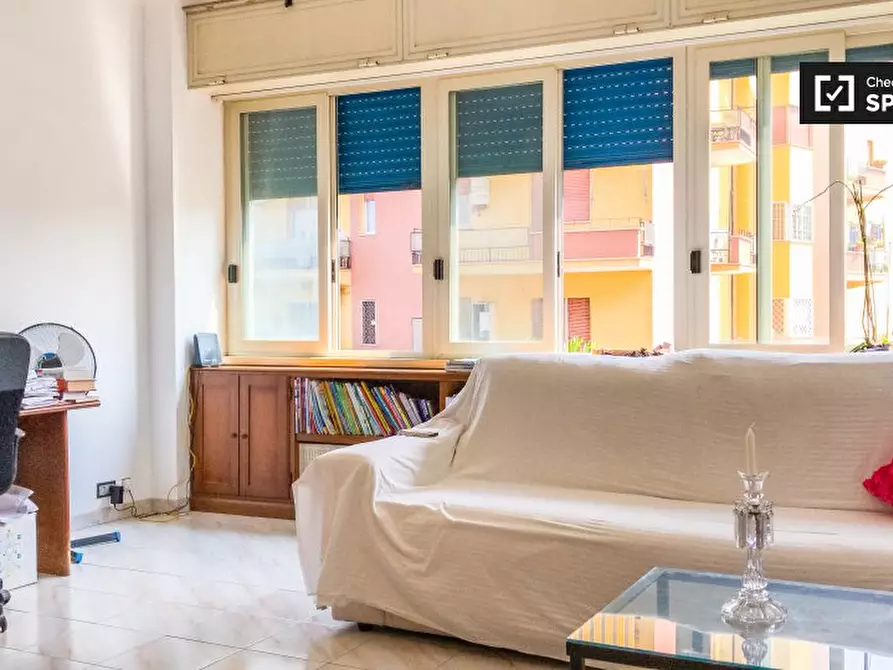 Immagine 6 di Camera condivisa in affitto  in Via Giuseppe Berneri a Roma