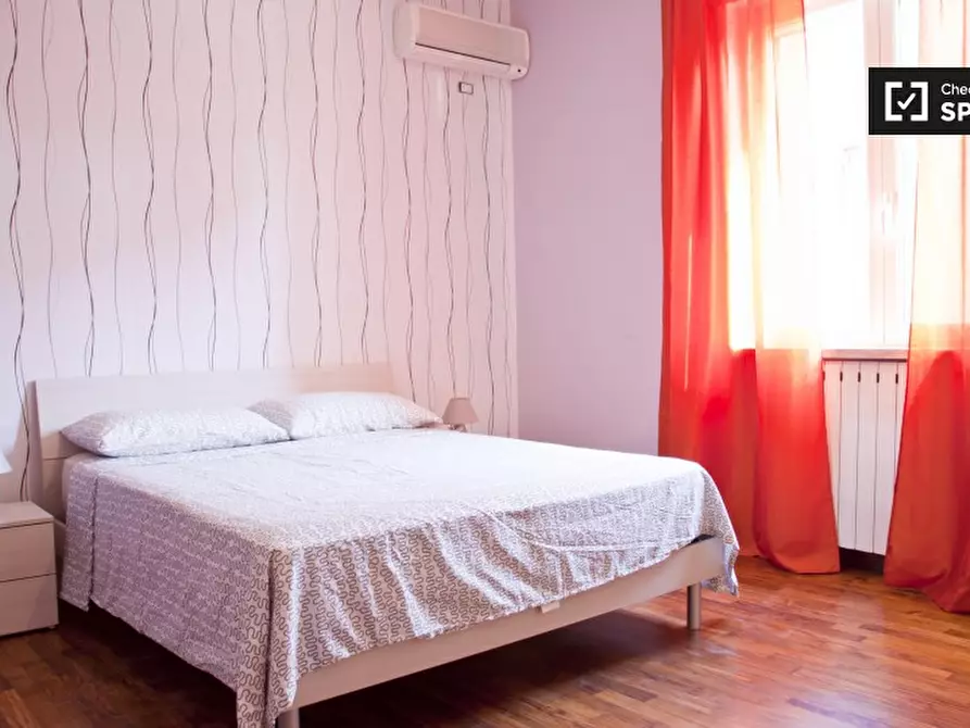 Immagine 5 di Camera condivisa in affitto  in Via Avegno a Roma