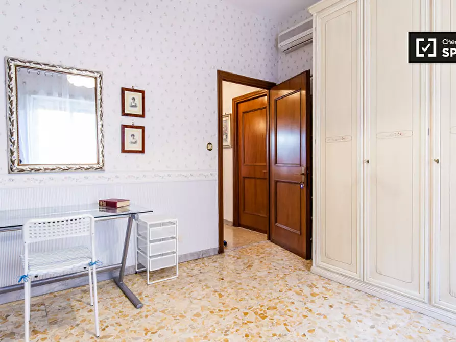 Immagine 13 di Camera condivisa in affitto  in Via delle Arniche a Roma