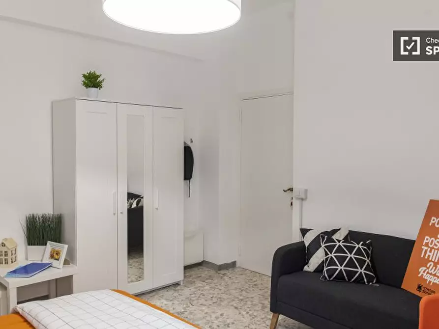 Immagine 2 di Camera condivisa in affitto  in Via Attilio Ambrosini a Roma