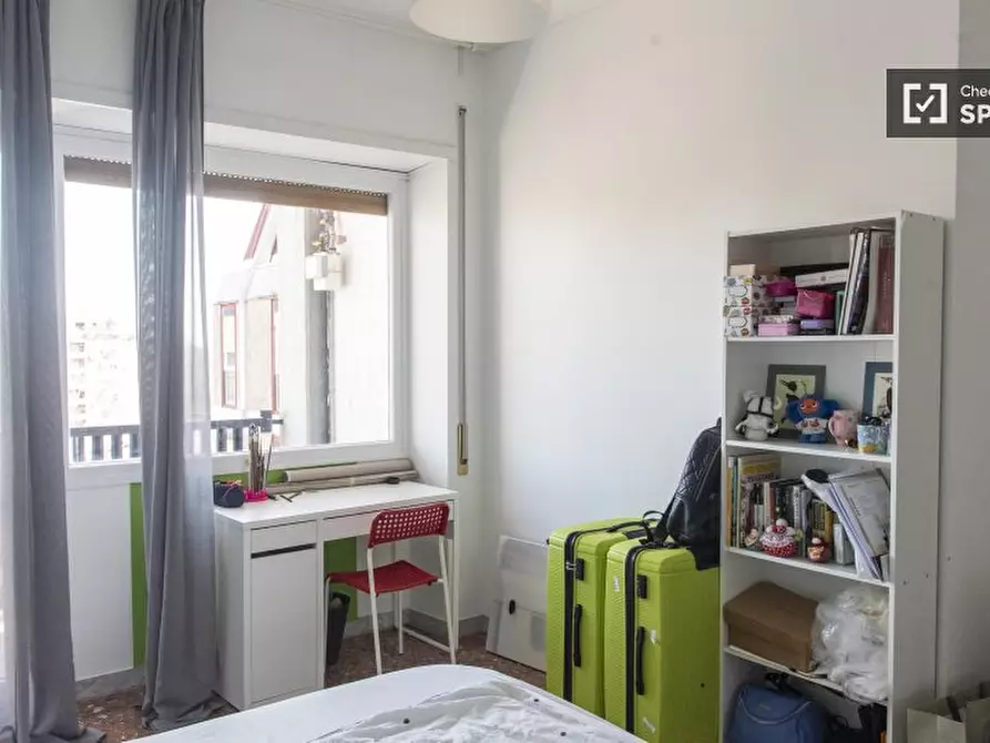 Immagine 4 di Camera condivisa in affitto  in Viale Etiopia a Roma