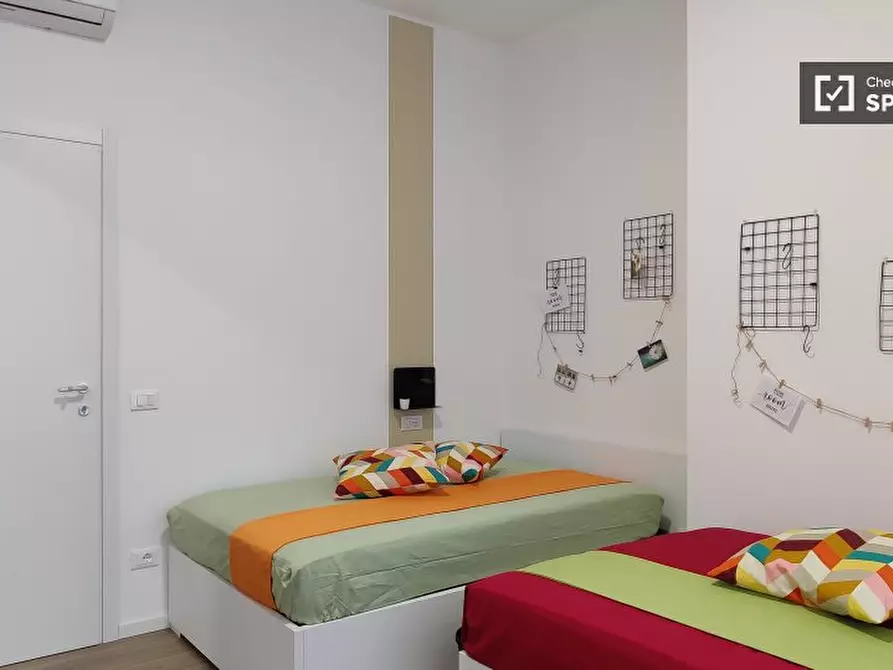 Immagine 2 di Camera condivisa in affitto  in Viale Monza a Milano