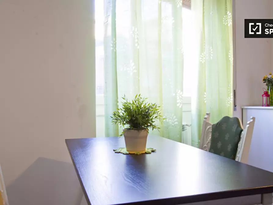 Immagine 6 di Camera condivisa in affitto  in Via della Massimilla a Roma