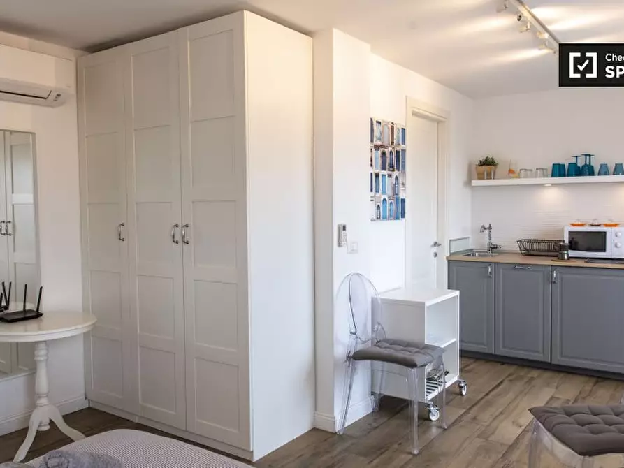 Immagine 10 di Appartamento in affitto  in Via Portuense a Roma